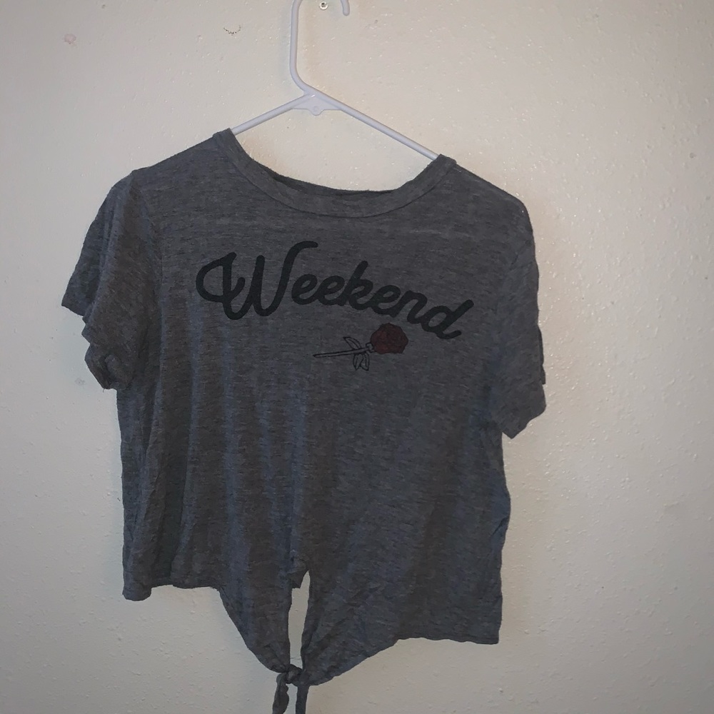 Grey “Weekend” crop top with rose size S